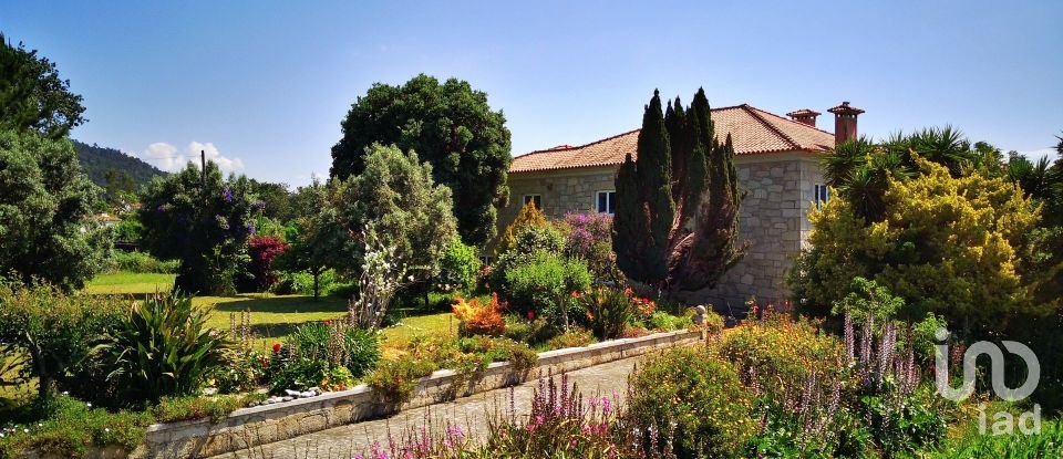 Herdade T8 em Cardielos e Serreleis de 872 m²