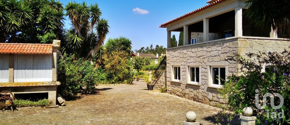 Herdade T8 em Cardielos e Serreleis de 872 m²