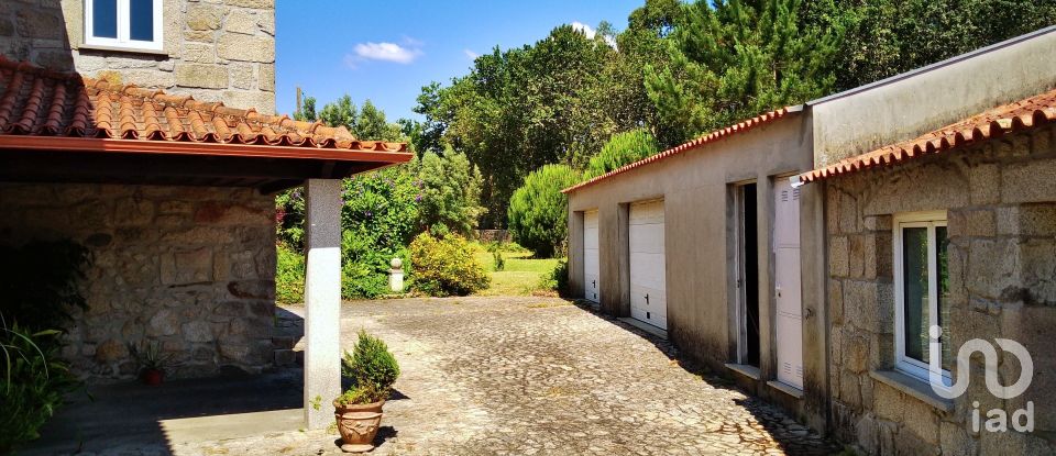 Herdade T8 em Cardielos e Serreleis de 872 m²