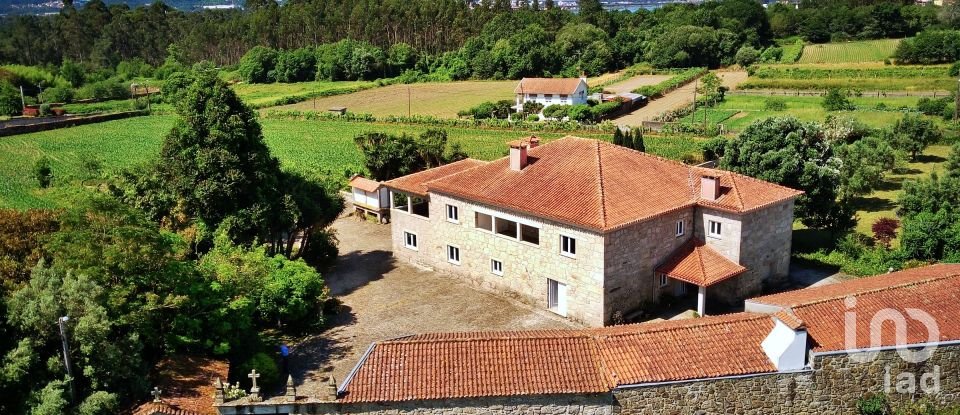 Herdade T8 em Cardielos e Serreleis de 872 m²