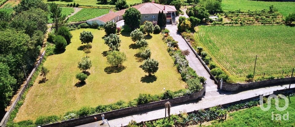 Herdade T8 em Cardielos e Serreleis de 872 m²