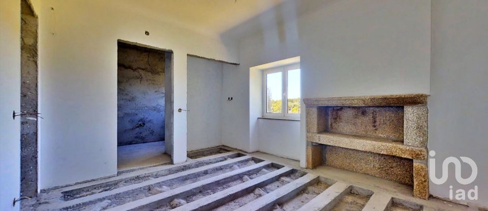 Herdade T8 em Cardielos e Serreleis de 872 m²