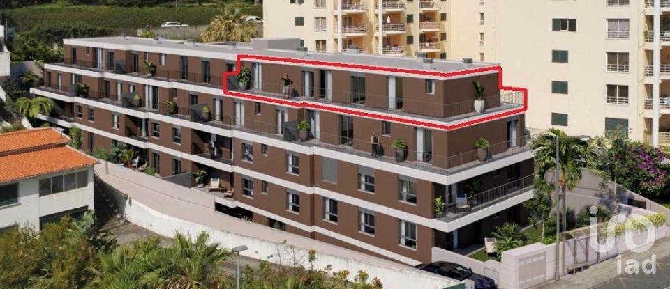 Apartment T2 in Santo António of 100 m²
