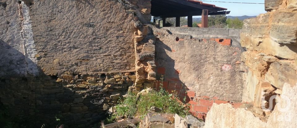 Maison de village T0 à Pedrógão Grande de 57 m²