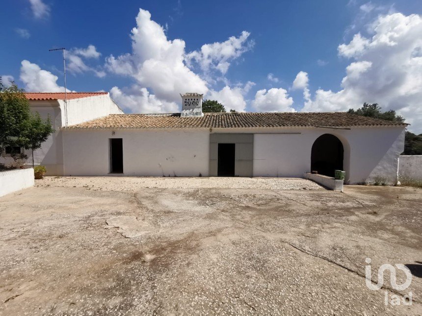 Maison T3 à Loulé (São Sebastião) de 180 000 m²