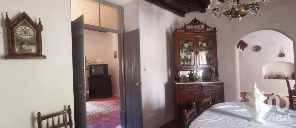 Maison T3 à Loulé (São Sebastião) de 180 000 m²