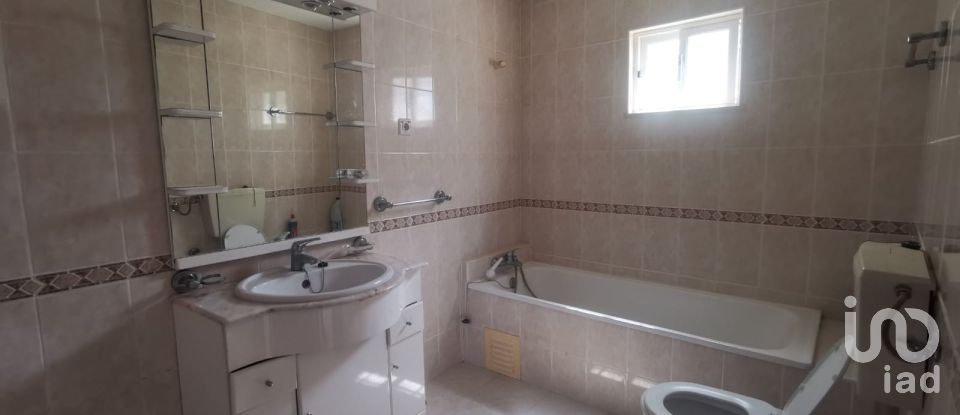 Maison T3 à Loulé (São Sebastião) de 180 000 m²