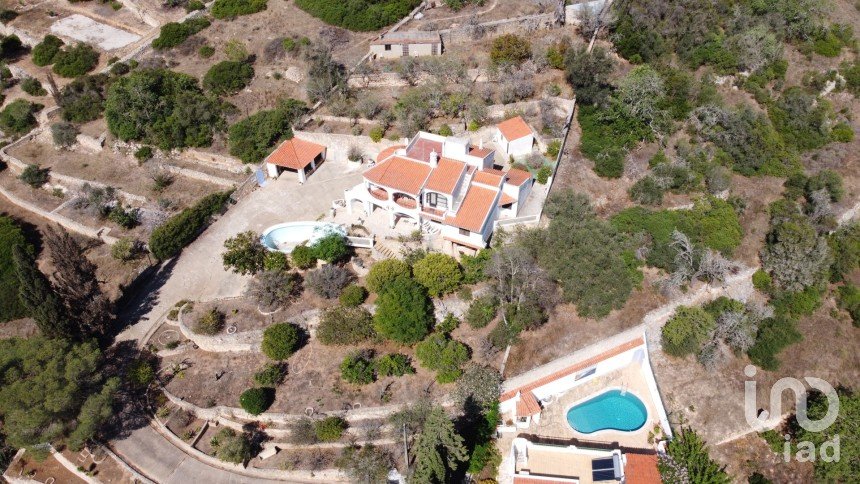 Traditional house T4 in Lagoa e Carvoeiro of 200 m²