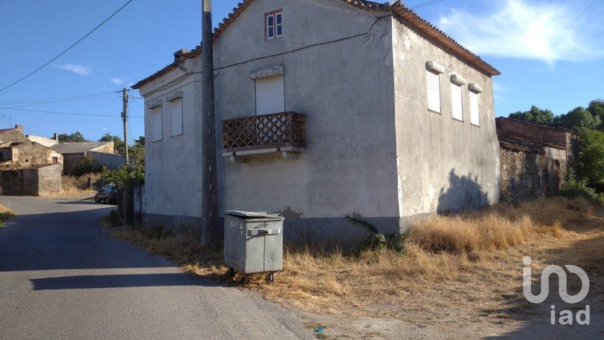 Village house T3 in Vila Fernando of 180 m²