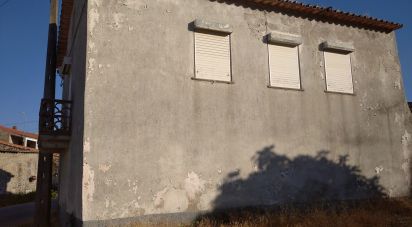 Maison de village T3 à Vila Fernando de 180 m²