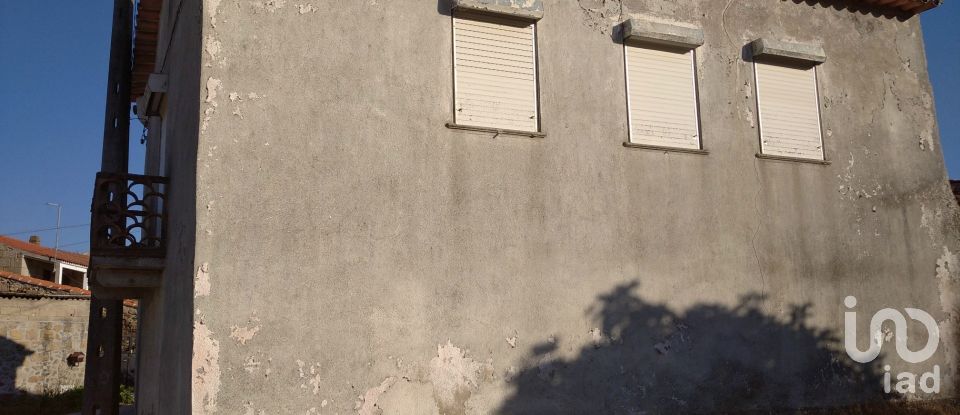 Village house T3 in Vila Fernando of 180 m²