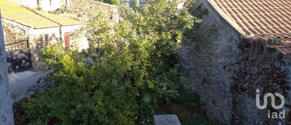 Village house T3 in Vila Fernando of 180 m²