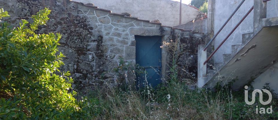 Village house T3 in Vila Fernando of 180 m²