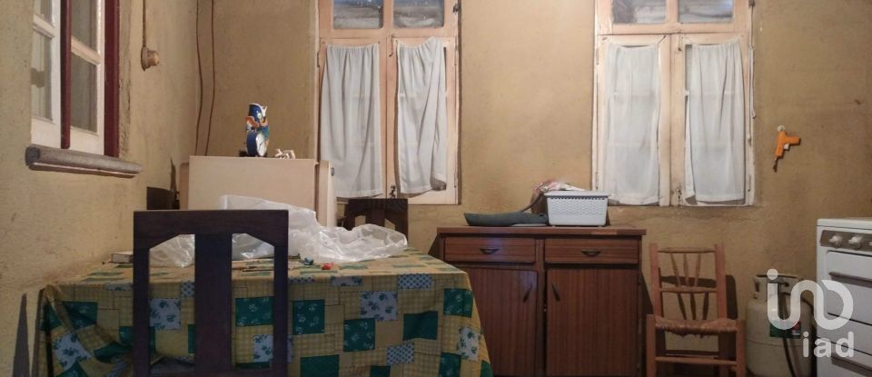 Village house T3 in Vila Fernando of 180 m²