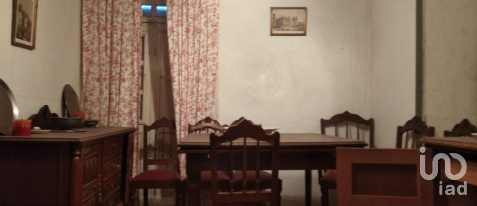 Village house T3 in Vila Fernando of 180 m²