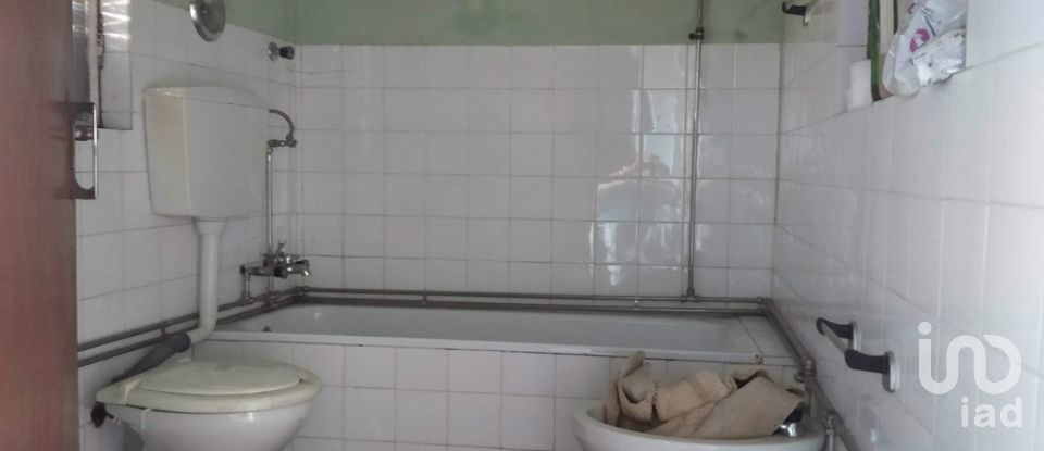 Village house T3 in Vila Fernando of 180 m²