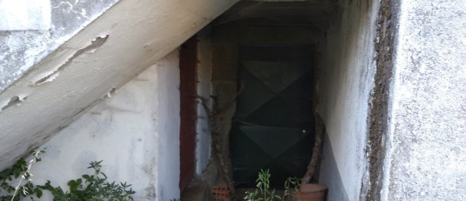 Village house T3 in Vila Fernando of 180 m²