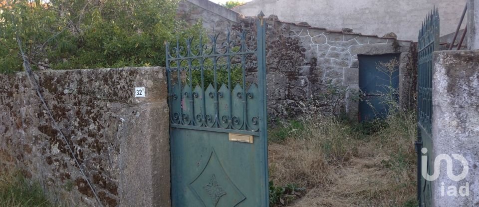 Village house T3 in Vila Fernando of 180 m²