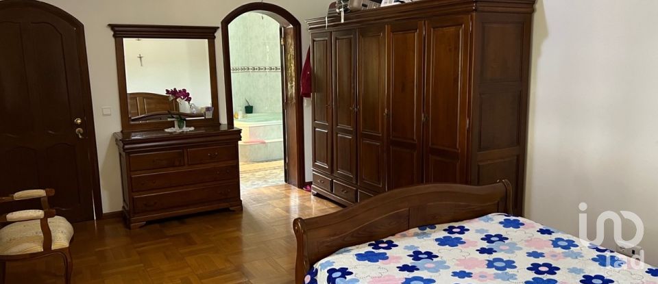 Moradia T3 em Santiago de Besteiros de 250 m²