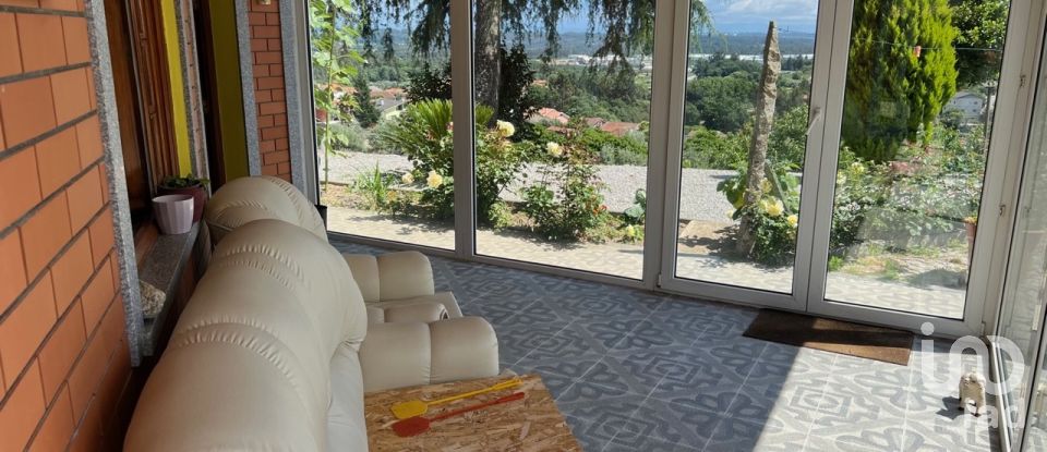 Moradia T3 em Santiago de Besteiros de 250 m²