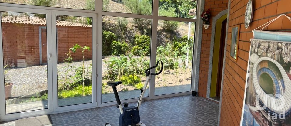 Moradia T3 em Santiago de Besteiros de 250 m²