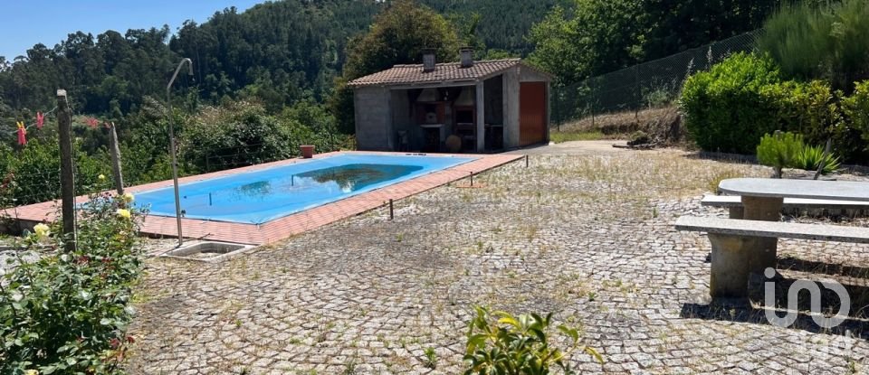 Moradia T3 em Santiago de Besteiros de 250 m²