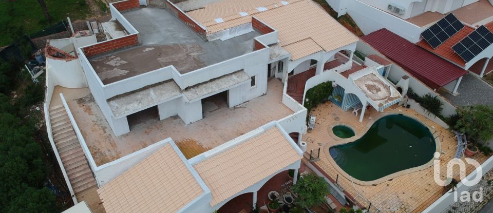 House T4 in Quarteira of 304 m²