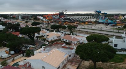 Maison T4 à Quarteira de 304 m²