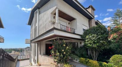 Maison T4 à Baguim do Monte (Rio Tinto) de 408 m²