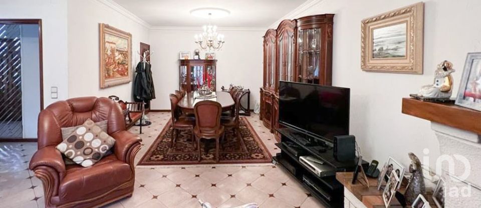 Moradia T4 em Baguim do Monte (Rio Tinto) de 408 m²