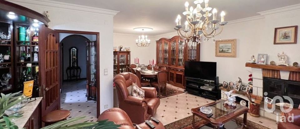 Moradia T4 em Baguim do Monte (Rio Tinto) de 408 m²