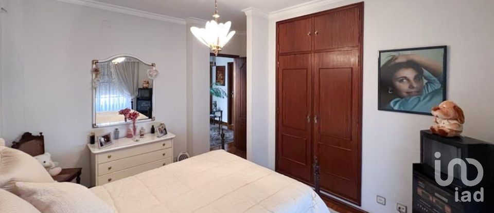 Moradia T4 em Baguim do Monte (Rio Tinto) de 408 m²