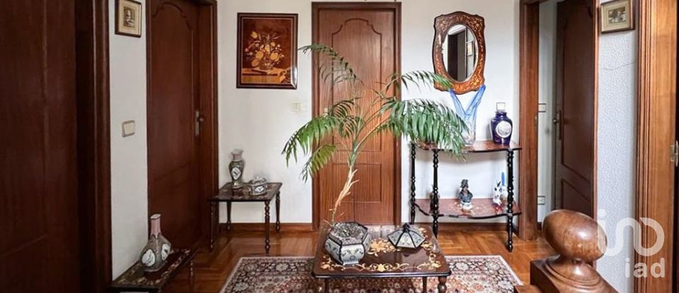 Moradia T4 em Baguim do Monte (Rio Tinto) de 408 m²