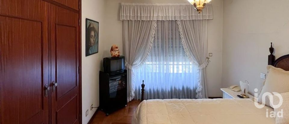 Moradia T4 em Baguim do Monte (Rio Tinto) de 408 m²