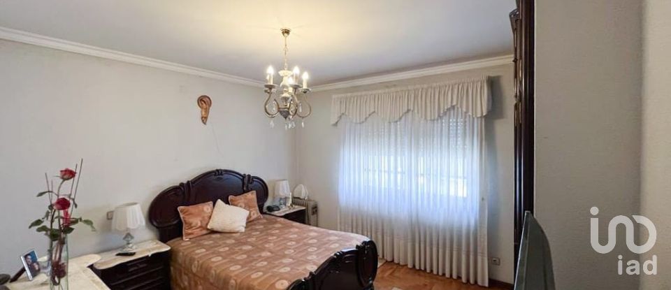 Moradia T4 em Baguim do Monte (Rio Tinto) de 408 m²