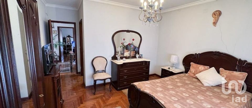 Moradia T4 em Baguim do Monte (Rio Tinto) de 408 m²