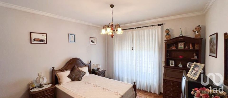 Moradia T4 em Baguim do Monte (Rio Tinto) de 408 m²