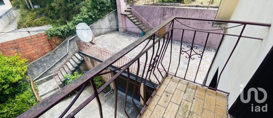 Maison de village T5 à Cristoval de 395 m²