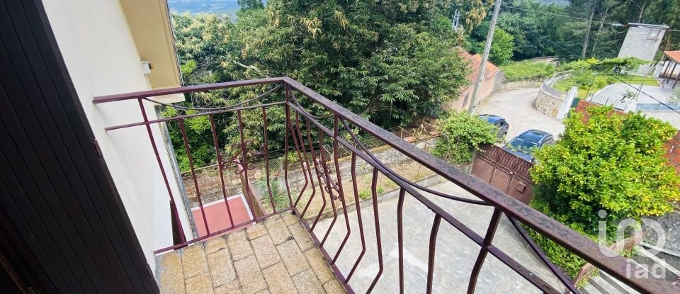 Maison de village T5 à Cristoval de 395 m²