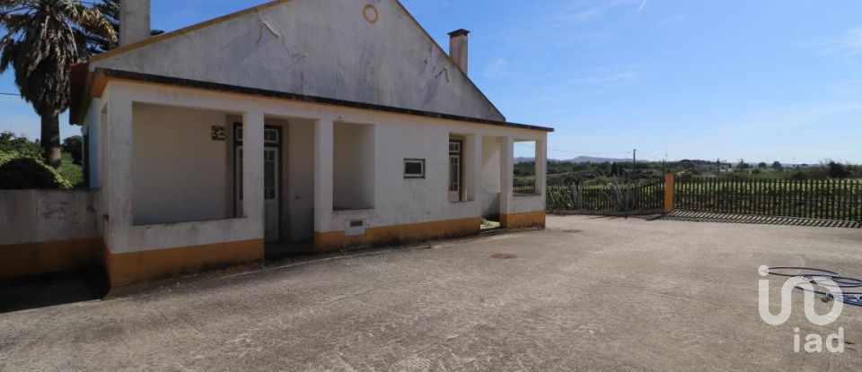 Quinta T3 em Carvoeira e Carmões de 206 m²