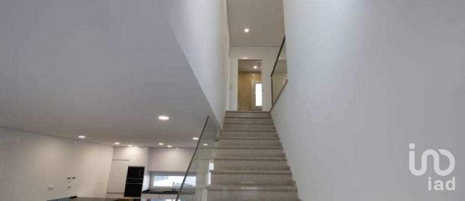 Casa / Villa T4 em Azeitão (São Lourenço e São Simão) de 155 m²