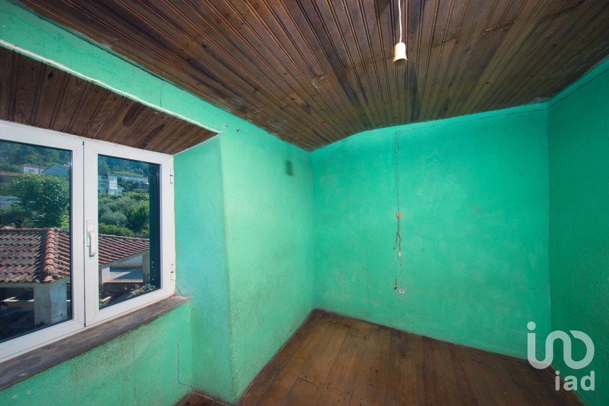 Village house T3 in Serpins of 174 m²