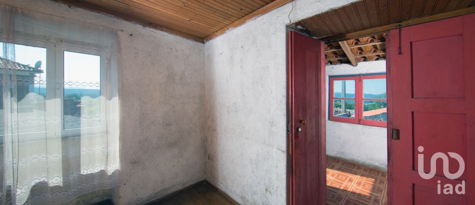 Village house T3 in Serpins of 174 m²