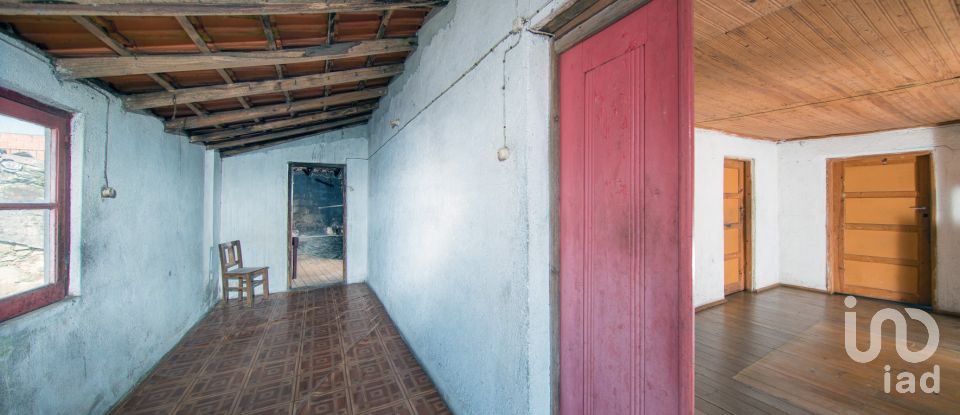 Village house T3 in Serpins of 174 m²