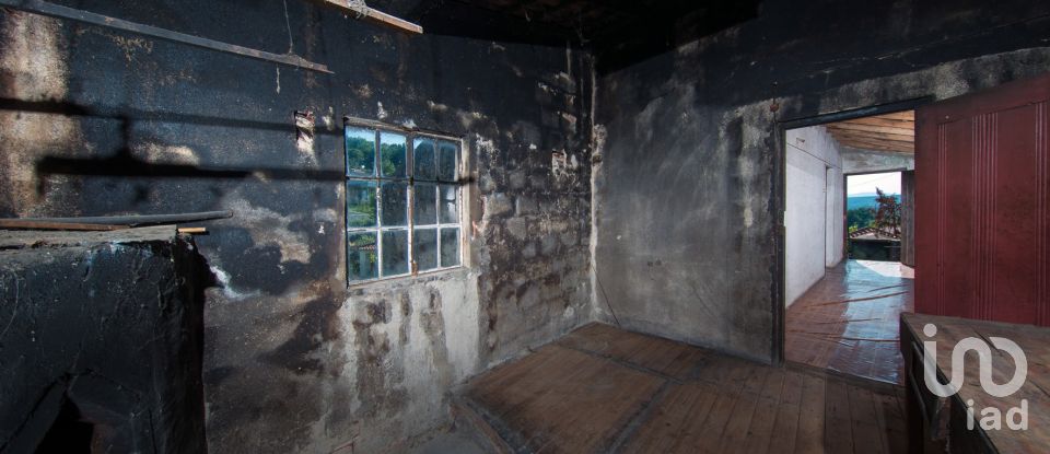 Village house T3 in Serpins of 174 m²