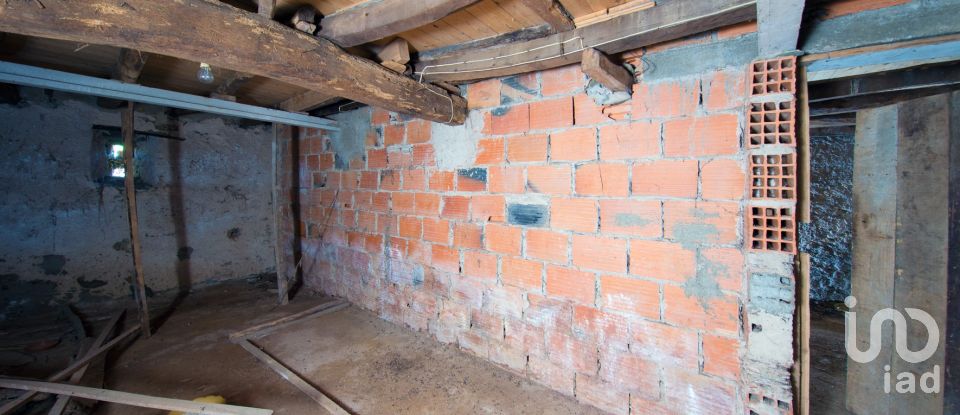 Village house T3 in Serpins of 174 m²