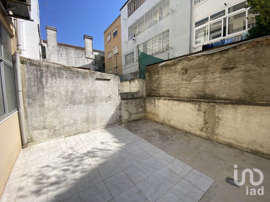 Commercial walls in Almada, Cova da Piedade, Pragal e Cacilhas of 38 m²