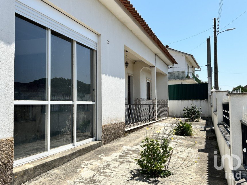 Village house T2 in Alcanede of 135 m²