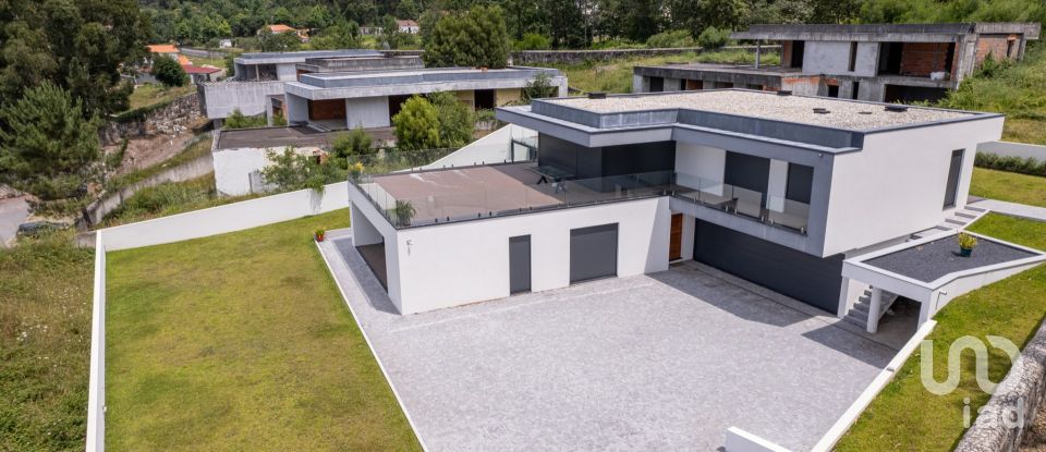 Casa / Villa T6 em Areosa de 290 m²