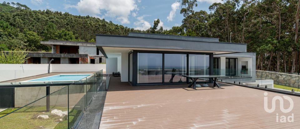 House T6 in Areosa of 290 m²